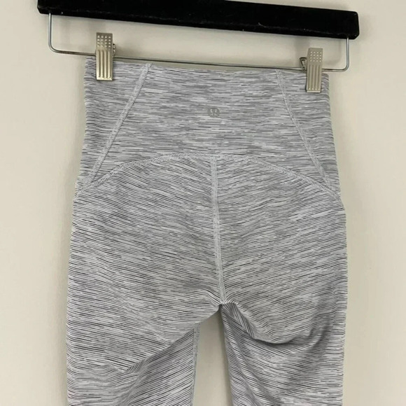 Lululemon Train Times 7/8 Pant Wee Are From Space Ice Grey Alpine White Size 2 - Picture 8 of 8